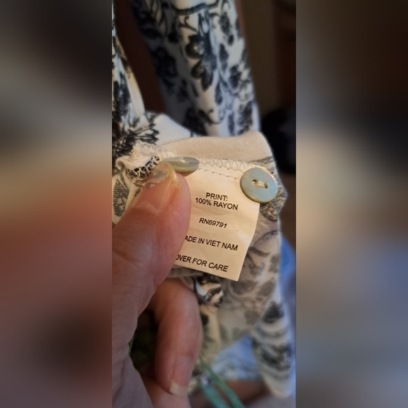 Ladies Fig and Flower Floral 3/4 Button Tunic Top Pullover Size Deep Side Slit M - Picture 9 of 11